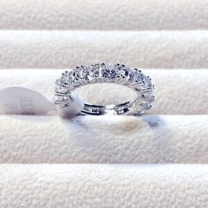 R015 | .925 Sterling Silver Eternity Ring